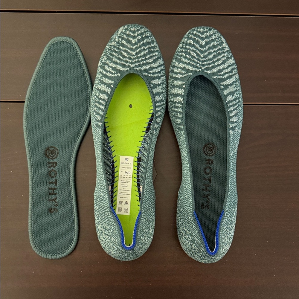 Almost NEW Rothy's Women's Green/Silver Patterned Square Flats